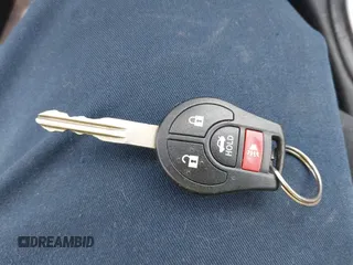 2016 Nissan Versa SV z VIN 3N1CN7AP3GL802075, wystawiony jako IAAI lot #42272359 z przebiegiem 163 144 mil mil oraz . Historia ofert i sprzedaży dostępna na DreamBid. Obrazek 11.