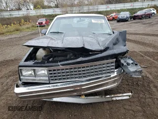 1986 GMC Caballero z VIN 3GTCW80Z1GS801760, wystawiony jako Copart lot #77592504 z przebiegiem 64 797 mil mil oraz Tytuł czysty. Historia ofert i sprzedaży dostępna na DreamBid. Obrazek 5.