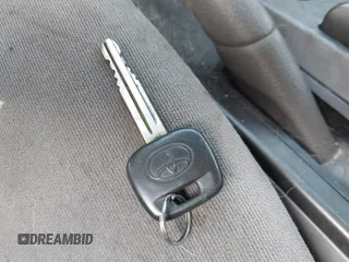 2005 Toyota Camry STD z VIN 4T1BE32K95U381773, wystawiony jako IAAI lot #42221291 z przebiegiem 93 224 mil mil oraz . Historia ofert i sprzedaży dostępna na DreamBid. Obrazek 11.