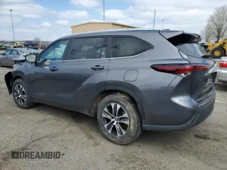 2024 Toyota Highlander LE z VIN 5TDKDRAH8RS053920, wystawiony jako Copart lot #51061275 z przebiegiem 30 334 mil mil oraz Tytuł czysty. Historia ofert i sprzedaży dostępna na DreamBid. Obrazek 2.