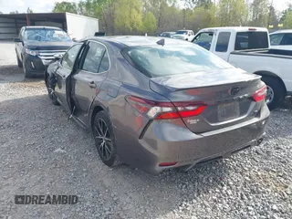 2022 Toyota Camry SE with VIN 4T1G11AK0NU634177, listed as a IAAI auction lot 41828379 with 1 mi miles. Bid and sale history available at carsss.com. Image 3.