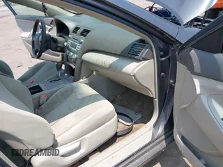 2007 Toyota Camry CE z VIN 4T1BE46K17U186575, wystawiony jako IAAI lot #42492280 z przebiegiem 184 813 mil mil oraz . Historia ofert i sprzedaży dostępna na DreamBid. Obrazek 5.