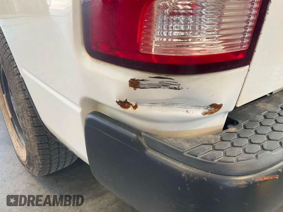2017 Ram 1500 Tradesman с VIN 3C6JR6DG0HG776907, выставлен на аукционе IAAI как лот 42743426 с пробегом 162 492 миль миль и . История ставок и продаж доступна на DreamBid. Изображение 19.