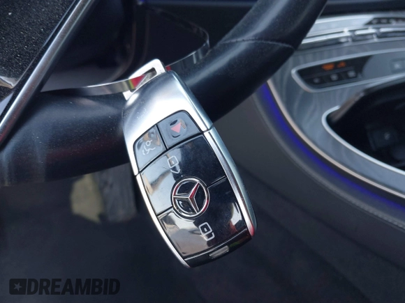 2022 Mercedes-Benz E 350 with VIN W1KZF8DB1NB085013, listed as a IAAI auction lot 41881502 with 83,238 mi miles and . Bid and sale history available at DreamBid. Image 11.