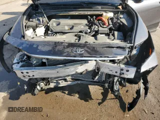 2024 Toyota Crown XLE z VIN JTDAAAAFXR3019516, wystawiony jako Copart lot #53822055 z przebiegiem 23 775 mil mil oraz Szkoda całkowita • Salvage title. Historia ofert i sprzedaży dostępna na DreamBid. Obrazek 11.