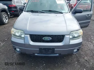 2007 Ford Escape Limited with VIN 1FMCU94167KA76261, listed as a IAAI auction lot 42152654 with 139,019 mi miles. Bid and sale history available at carsss.com. Image 6.