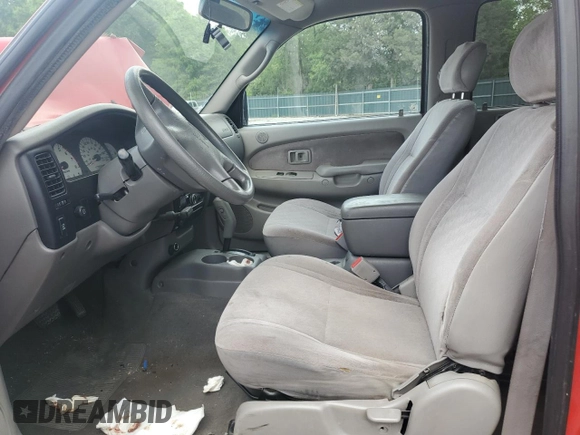2001 Toyota Tacoma PreRunner z VIN 5TEGN92N11Z767936, wystawiony jako Copart lot #55452935 z przebiegiem 301 314 mil mil oraz Szkoda całkowita • Salvage title. Historia ofert i sprzedaży dostępna na DreamBid. Obrazek 7.