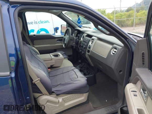 2009 Ford F-150 XL z VIN 1FTRF14W49KB58689, wystawiony jako IAAI lot #42671255 z przebiegiem 67 846 mil mil oraz . Historia ofert i sprzedaży dostępna na DreamBid. Obrazek 5.