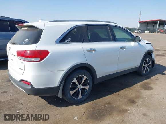 2016 Kia Sorento EX with VIN 5XYPHDA56GG015664, listed as a IAAI auction lot 40550549 with 163,190 mi miles. Bid and sale history available at carsss.com. Image 4.