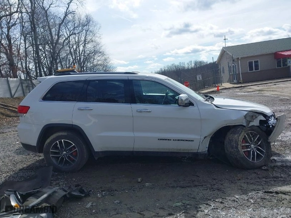 2017 Jeep Grand Cherokee Limited with VIN 1C4RJFBG0HC800325, listed as a IAAI auction lot 41694991 with 126,886 mi miles. Bid and sale history available at carsss.com. Image 14.