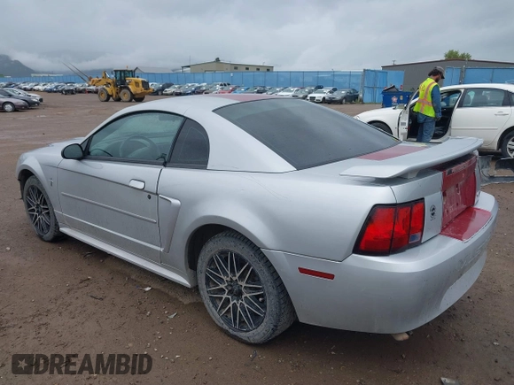 2003 Ford Mustang Standard with VIN 1FAFP40443F372464, listed as a IAAI auction lot 40085471 with 171,912 mi miles. Bid and sale history available at carsss.com. Image 3.