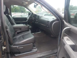 2008 GMC Sierra 1500 SLE1 z VIN 2GTEC13J981336446, wystawiony jako IAAI lot #42260022 z przebiegiem 179 852 mil mil oraz . Historia ofert i sprzedaży dostępna na DreamBid. Obrazek 5.