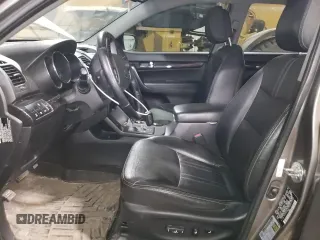 2013 Kia Sorento EX z VIN 5XYKUDA21DG411766, wystawiony jako Copart lot #55960765 z przebiegiem 159 584 mil mil oraz Szkoda całkowita • Salvage title. Historia ofert i sprzedaży dostępna na DreamBid. Obrazek 7.