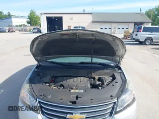 2016 Chevrolet Traverse LT z VIN 1GNKVGKD9GJ181209, wystawiony jako IAAI lot #42375172 z przebiegiem Nie podano mil oraz . Historia ofert i sprzedaży dostępna na DreamBid. Obrazek 10.