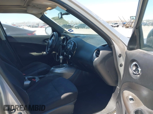 2014 Nissan Juke S with VIN JN8AF5MRXET358113, listed as a IAAI auction lot 41849575 with 137,809 mi miles. Bid and sale history available at carsss.com. Image 5.