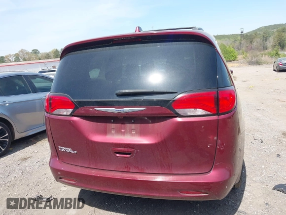 2020 Chrysler Voyager LXi z VIN 2C4RC1DG9LR144572, wystawiony jako IAAI lot #41891310 z przebiegiem 124 330 mil mil oraz . Historia ofert i sprzedaży dostępna na DreamBid. Obrazek 16.