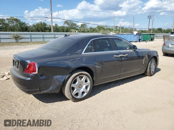 2015 Rolls-Royce Ghost z VIN SCA664S53FUX53197, wystawiony jako Copart lot #72152444 z przebiegiem 39 280 mil mil oraz Szkody całkowita. Historia ofert i sprzedaży dostępna na DreamBid. Obrazek 3.