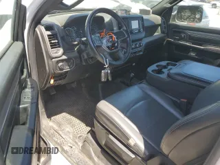 2022 Ram 2500 Tradesman z VIN 3C6MR5AJ9NG202258, wystawiony jako Copart lot #57335995 z przebiegiem 30 130 mil mil oraz Szkoda całkowita • Salvage title. Historia ofert i sprzedaży dostępna na DreamBid. Obrazek 8.