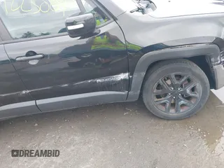 2017 Jeep Renegade Latitude z VIN ZACCJBBB7HPF22652, wystawiony jako IAAI lot #42230081 z przebiegiem 108 696 mil mil oraz . Historia ofert i sprzedaży dostępna na DreamBid. Obrazek 6.