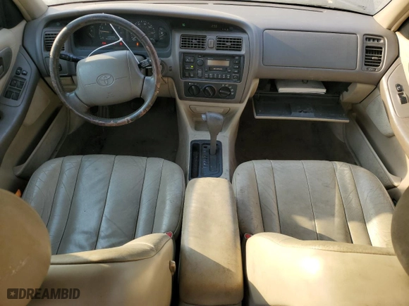 1999 Toyota Avalon XL with VIN 4T1BF18B1XU295644, listed as a Copart auction lot 85610884 with NaN miles and Salvage Title. Bid and sale history available at carsss.com. Image 8.