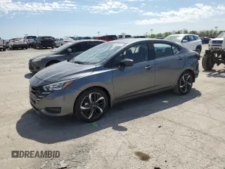 2024 Nissan Versa SR z VIN 3N1CN8FV2RL894585, wystawiony jako Copart lot #54361375 z przebiegiem 1 138 mil mil oraz Szkoda całkowita • Salvage title. Historia ofert i sprzedaży dostępna na DreamBid. Obrazek 1.