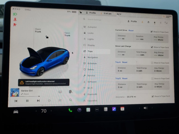 2023 Tesla Model 3 z VIN 5YJ3E1EA1PF386106, wystawiony jako Copart lot #53669285 z przebiegiem 20 579 mil mil oraz Szkoda całkowita • Salvage title. Historia ofert i sprzedaży dostępna na DreamBid. Obrazek 9.