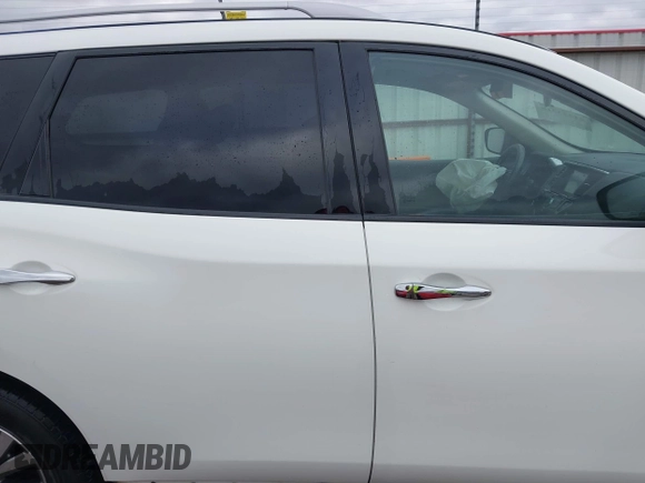 2018 Nissan Pathfinder SL z VIN 5N1DR2MM6JC647790, wystawiony jako IAAI lot #41223318 z przebiegiem 127 855 mil mil oraz . Historia ofert i sprzedaży dostępna na DreamBid. Obrazek 14.