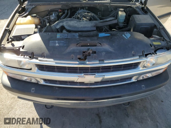2002 Chevrolet Suburban LS with VIN 3GNFK16Z32G219170, listed as a Copart auction lot 73681914 with 200,759 mi miles and Salvage Title. Bid and sale history available at carsss.com. Image 12.