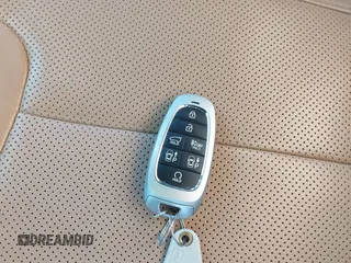 2021 Hyundai Santa Fe Calligraphy z VIN 5NMS5DAL4MH352689, wystawiony jako IAAI lot #41740911 z przebiegiem 15 589 mil mil oraz . Historia ofert i sprzedaży dostępna na DreamBid. Obrazek 11.