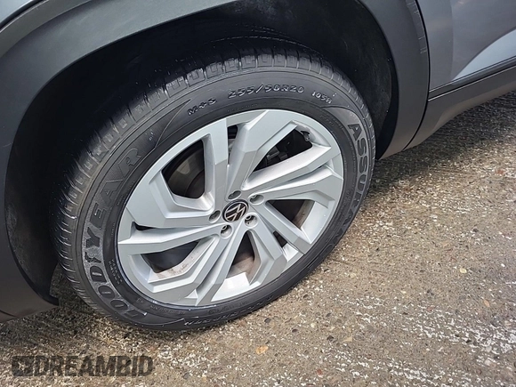 2023 Volkswagen Atlas SE z VIN 1V2HR2CA5PC526012, wystawiony jako IAAI lot #42796408 z przebiegiem 41 216 mil mil oraz . Historia ofert i sprzedaży dostępna na DreamBid. Obrazek 34.