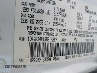 2005 Dodge Caravan with VIN 1D4GP24R15B314267, listed as a IAAI auction lot 42066505 with 207,810 mi miles. Bid and sale history available at carsss.com. Image 9.
