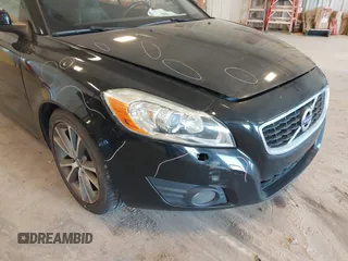 2012 Volvo C70 T5 с VIN YV1672MC7CJ123101, выставлен на аукционе IAAI как лот 42226954 с пробегом 91 870 миль миль и . История ставок и продаж доступна на DreamBid. Изображение 18.