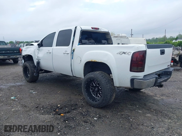 2010 GMC Sierra 1500 SLT z VIN 3GTRKWE35AG157530, wystawiony jako IAAI lot #42200182 z przebiegiem Nie podano mil oraz . Historia ofert i sprzedaży dostępna na DreamBid. Obrazek 3.