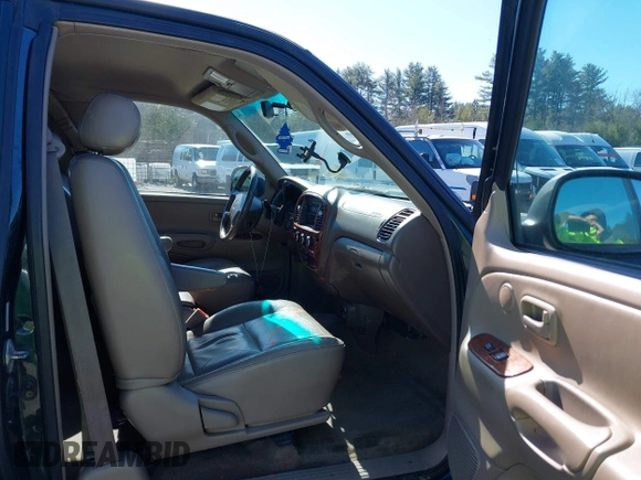 2000 Toyota Tundra Limited with VIN 5TBBT4815YS065867, listed as a IAAI auction lot 41995501 with 208,889 mi miles. Bid and sale history available at carsss.com. Image 5.