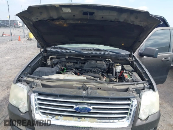 2008 Ford Explorer XLT with VIN 1FMEU63E38UA19291, listed as a IAAI auction lot 42048959 with 227,212 mi miles. Bid and sale history available at carsss.com. Image 10.