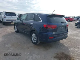 2019 Kia Sorento LX z VIN 5XYPG4A57KG477968, wystawiony jako IAAI lot #41886631 z przebiegiem 129 501 mil mil oraz . Historia ofert i sprzedaży dostępna na DreamBid. Obrazek 3.