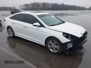 2018 Hyundai Sonata Limited with VIN 5NPE34AF0JH647218, listed as a IAAI auction lot 41119204 with 125,935 mi miles. Bid and sale history available at carsss.com. Image 1.