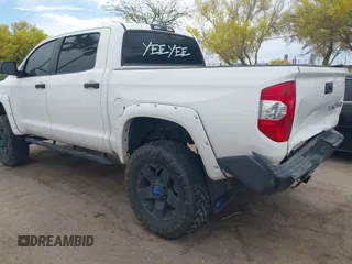 2016 Toyota Tundra SR5 z VIN 5TFDW5F15GX491017, wystawiony jako IAAI lot #42033427 z przebiegiem 97 290 mil mil oraz . Historia ofert i sprzedaży dostępna na DreamBid. Obrazek 3.