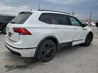 2022 Volkswagen Tiguan SE R-Line Black with VIN 3VVCB7AXXNM109437, listed as a Copart auction lot 59607495 with 30,985 mi miles and Salvage title. Bid and sale history available at DreamBid. Image 3.