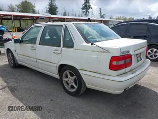 1999 Volvo S70 with VIN YV1LS55A4X1565064, listed as a IAAI auction lot 42009770 with 239,729 mi miles and . Bid and sale history available at DreamBid. Image 3.