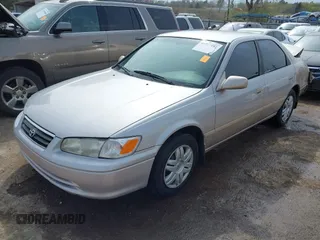 2001 Toyota Camry CE with VIN 4T1BG22K51U110482, listed as a IAAI auction lot 41937181 with 204,334 mi miles. Bid and sale history available at carsss.com. Image 2.