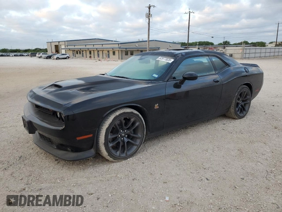 2021 Dodge Challenger R/T Scat Pack z VIN 2C3CDZFJ8MH583736, wystawiony jako Copart lot #52877825 z przebiegiem 23 693 mil mil oraz Czysty tytuł • Clean title. Historia ofert i sprzedaży dostępna na DreamBid. Obrazek 1.