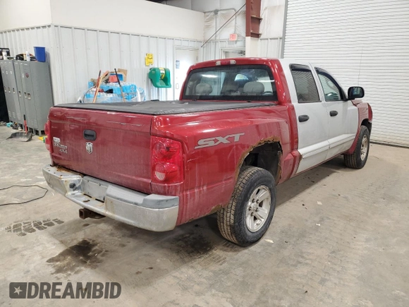 2008 Dodge Dakota SXT z VIN 1D7HW38K38S543504, wystawiony jako Copart lot #43649515 z przebiegiem 181 394 mil mil oraz Nie do naprawy • Non repairable. Historia ofert i sprzedaży dostępna na DreamBid. Obrazek 3.