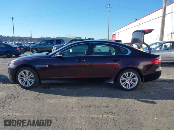 2016 Jaguar XF 35t Premium with VIN SAJBD4BV9GCY21749, listed as a IAAI auction lot 41430358 with 79,289 mi miles. Bid and sale history available at carsss.com. Image 14.