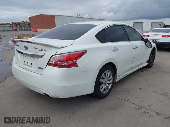 2014 Nissan Altima S with VIN 1N4AL3AP9EN260017, listed as a IAAI auction lot 41909306 with 288,257 mi miles and . Bid and sale history available at DreamBid. Image 4.