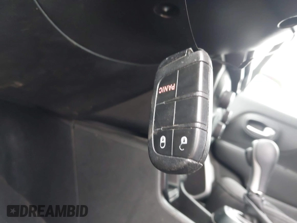 2018 Jeep Renegade Latitude z VIN ZACCJABB8JPJ33239, wystawiony jako IAAI lot #42270008 z przebiegiem 149 015 mil mil oraz . Historia ofert i sprzedaży dostępna na DreamBid. Obrazek 11.