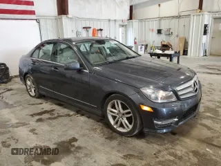 2013 Mercedes-Benz C 250 Sport z VIN WDDGF4HB7DR292456, wystawiony jako Copart lot #66205575 z przebiegiem 201 874 mil mil oraz Czysty tytuł • Clean title. Historia ofert i sprzedaży dostępna na DreamBid. Obrazek 4.