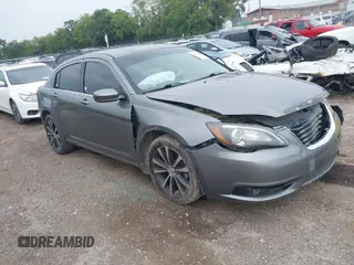 2013 Chrysler 200 Touring with VIN 1C3CCBBB4DN706903, listed as a IAAI auction lot 39901893 with 199,894 mi miles. Bid and sale history available at carsss.com. Image 1.