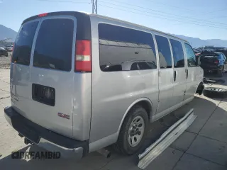 2012 GMC Savana 1LT with VIN 1GKS8CF47C1172784, listed as a Copart auction lot 71385104 with 105,950 mi miles and Salvage Title. Bid and sale history available at carsss.com. Image 3.