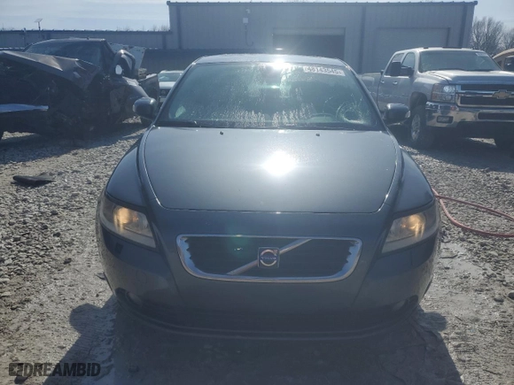2009 Volvo S40 2.4L with VIN YV1MS382092446504, listed as a Copart auction lot 48143545 with 207,060 mi miles and Clean Title. Bid and sale history available at carsss.com. Image 5.